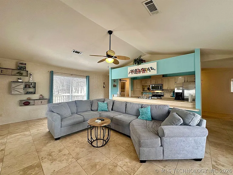 3684 Comanche Dr — Photo 1