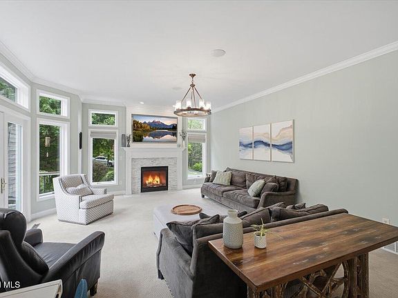3rd image of 11 Aspen Ridge