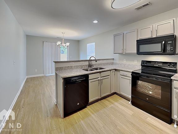 5th image of 3400 Fatima Ct