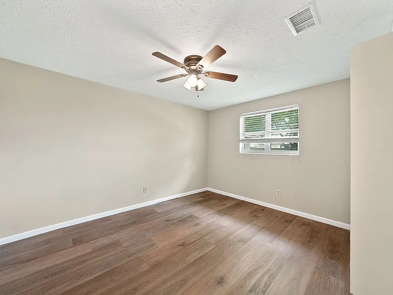 1019 Bradford Cir — Photo 22