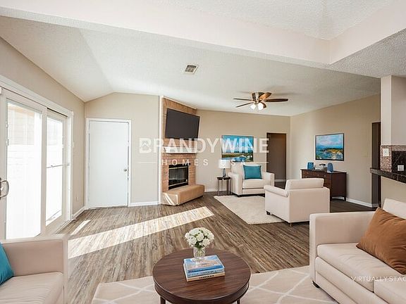 5th image of 1004 Glencrest Dr