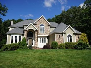 14 Dudley Rd, Mendon, MA 01756