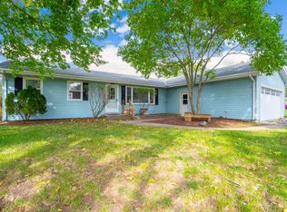 1460 E Old Pine Bluff Rd, Morris, IL 60450