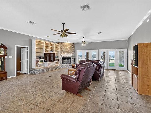 4th image of 1141 Lake Halbert Rd