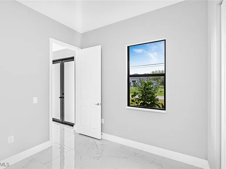 2511 NW 25th St — Photo 9