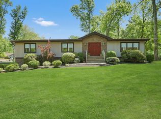 68 Ridge Rd, New City, NY 10956