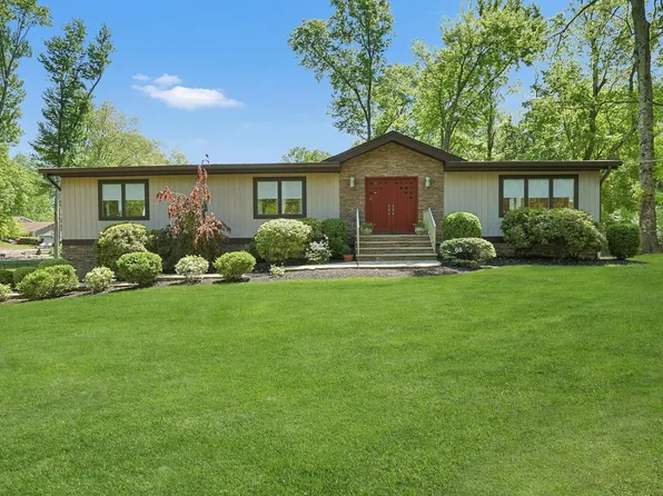 68 Ridge Road, New City, NY 10956