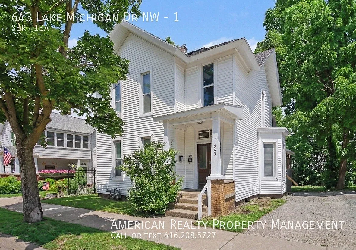 643 Lake Michigan Dr NW — Photo 1