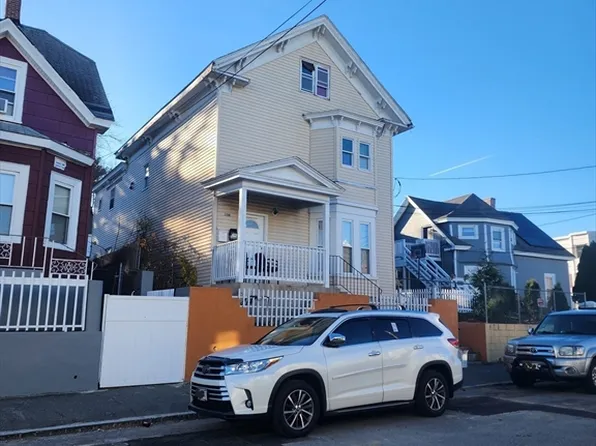 108 Greenwood St, Lawrence, MA 01841