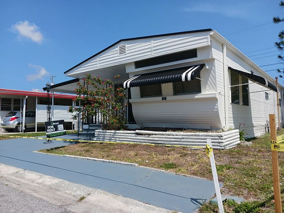 Building Photo - 707 50th Ave W