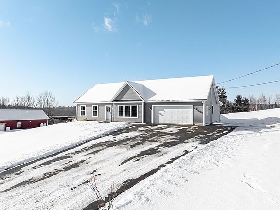 3rd image of 26 Knoll Crest Drive