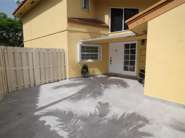 8340 SW 154th Ave APT 60, Miami, FL 33193