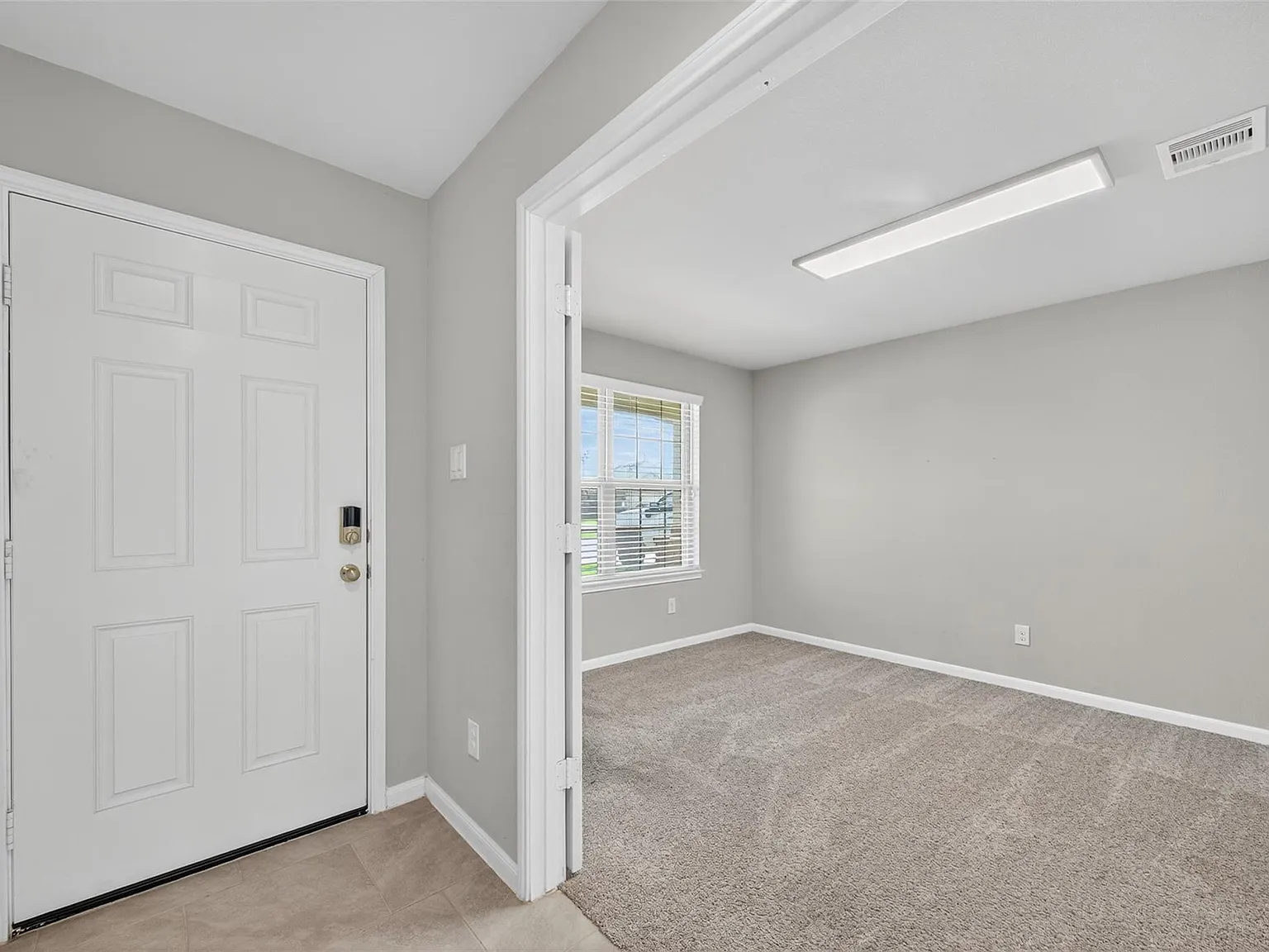 4 bed, 2.5 bath, 2664 sqft, $2,500 — Photo 4