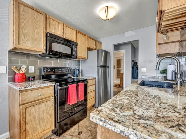 3865 E Leonesio Dr, Reno, NV 89512