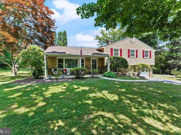 36 Woodland Dr, Glen Mills, PA 19342