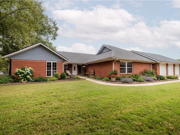 2670 Orchard Hill Rd, Siloam Springs, AR 72761