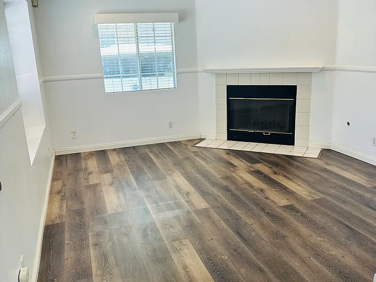 4238 La Rica Ave #B — Photo 2