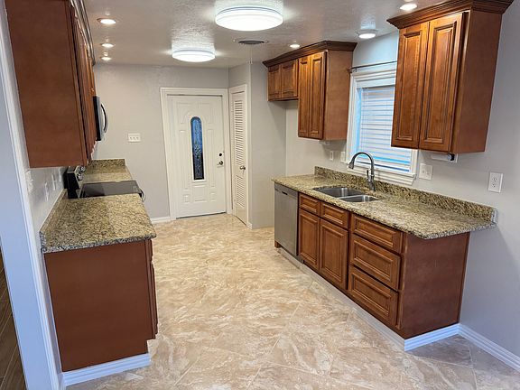 5th image of 3725 Wedgway Dr #3725