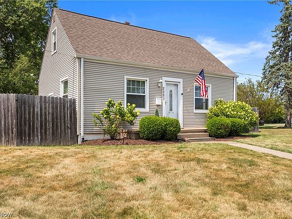 4th image of 2583 E 38th St