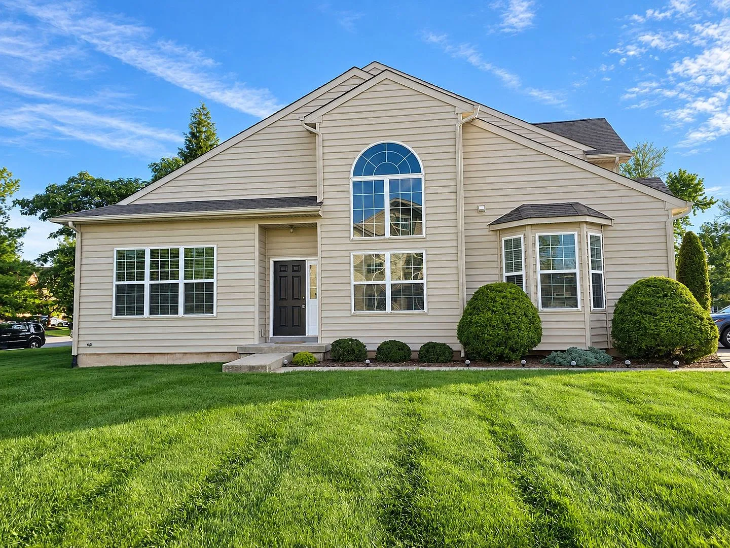 Gorgeous 3BR 2.5 Bath Twin in Providence Reserve — Photo 2