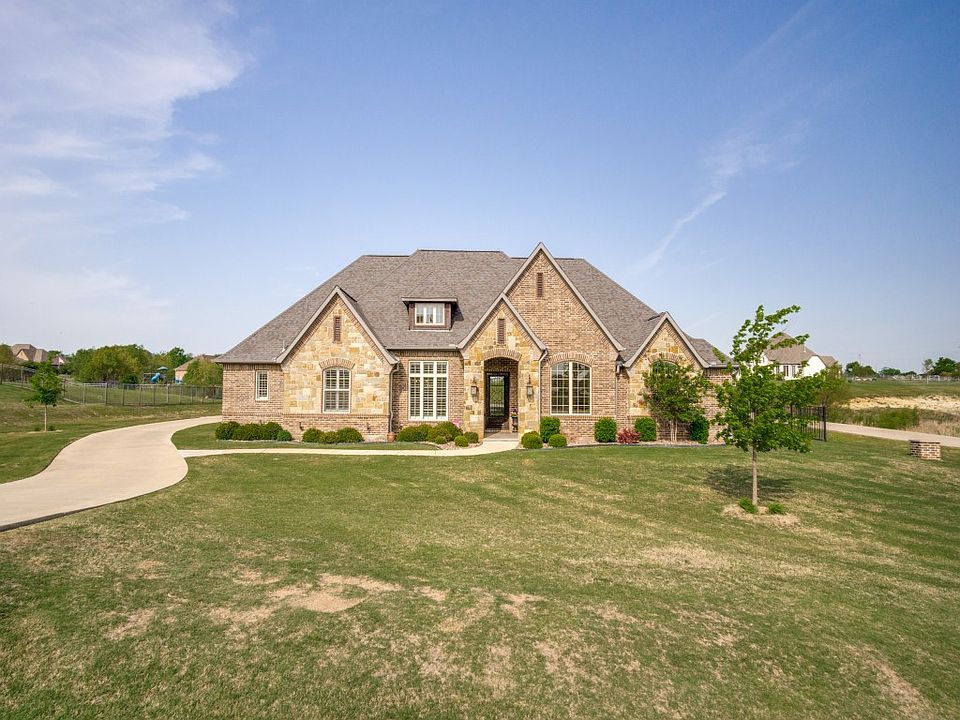 1st image of 300 Bear Country Dr