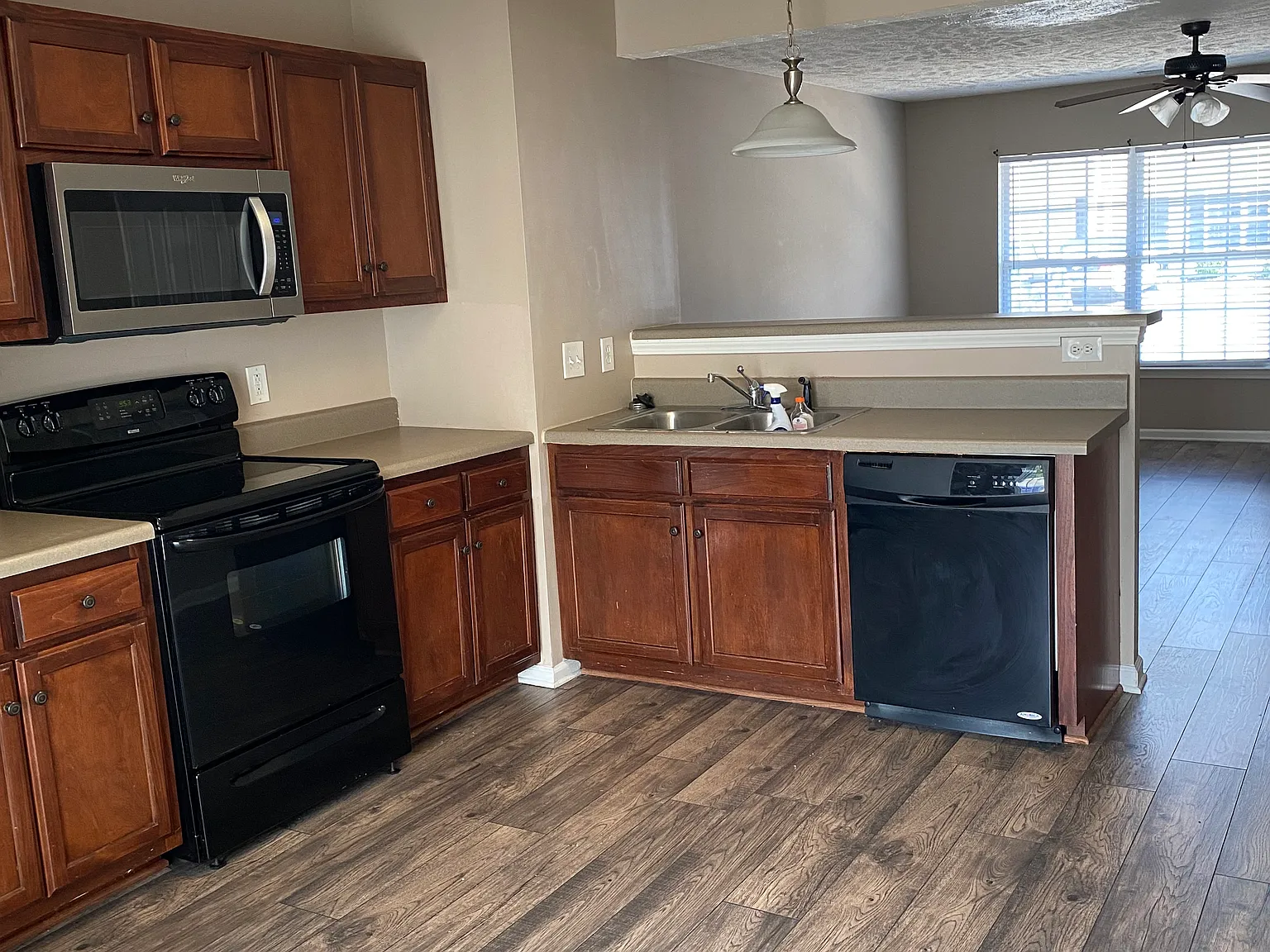2 bed, 2.5 bath, 1152 sqft, $1,395 — Photo 4