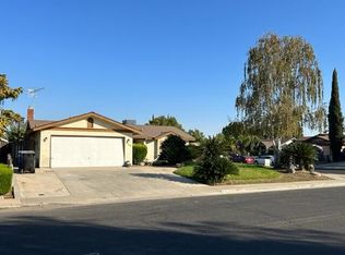756 N Charles St, Dinuba, CA 93618