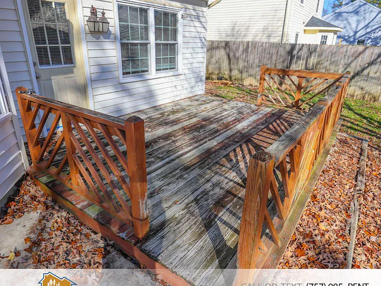 938 Churchill Ln — Photo 40