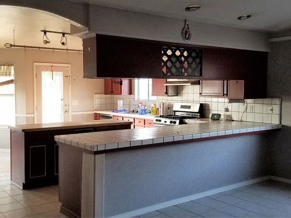 3rd image of 2816 Fairmont Dr
