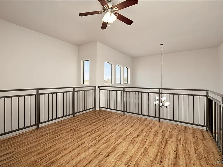 810 S Taylor Rd — Photo 15