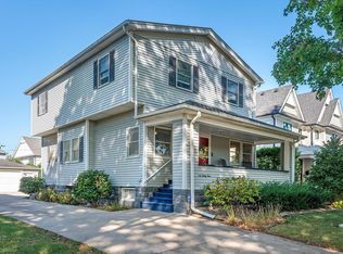 634 S Hillside Ave, Elmhurst, IL 60126