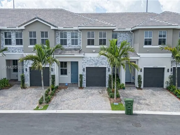 16966 SW 2nd Ct, Hollywood, FL