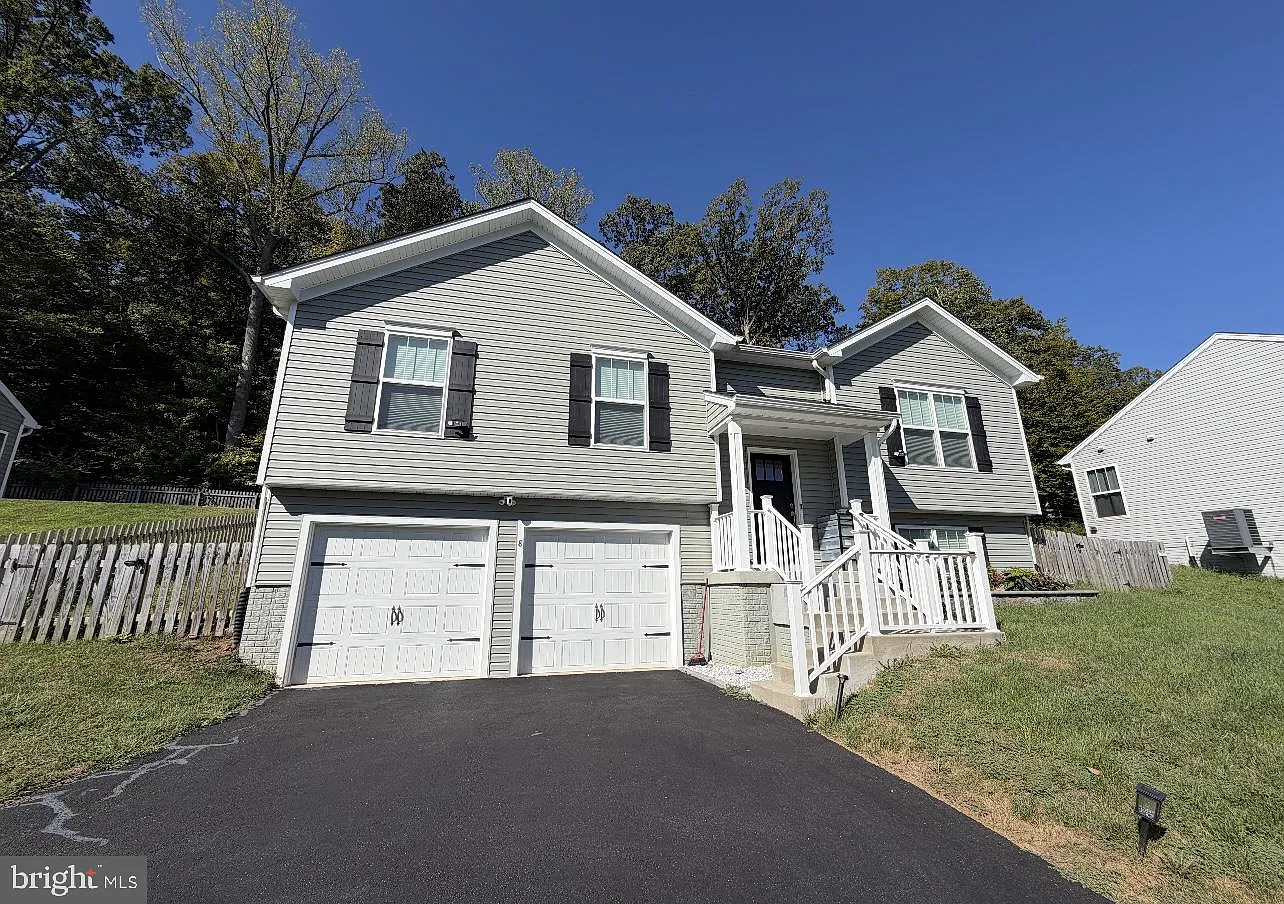 4 bed, 3.0 bath, 2190 sqft, $2,990 — Photo 1