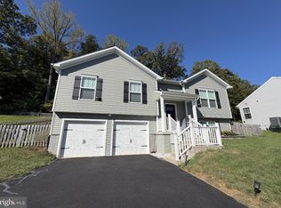 8 Howard Cir, Fredericksburg, VA 22405