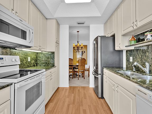 5th image of 17050 EMILE Street #3
