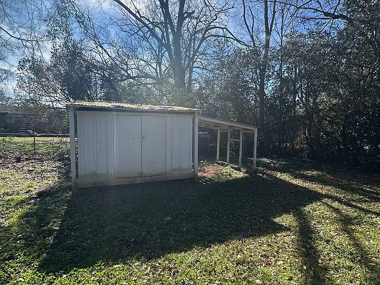 51 Lawanna Dr — Photo 35