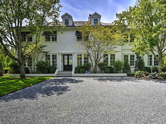 2nd image of 155 Wyandanch Ln