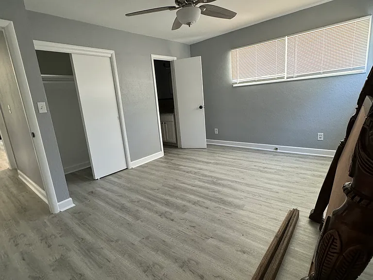 Murray Cir — Photo 12