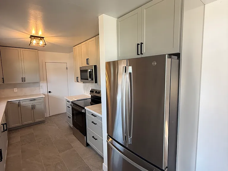 2514 Newton Ave — Photo 1