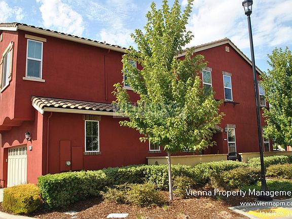 2nd image of 1065 Dolce Ln