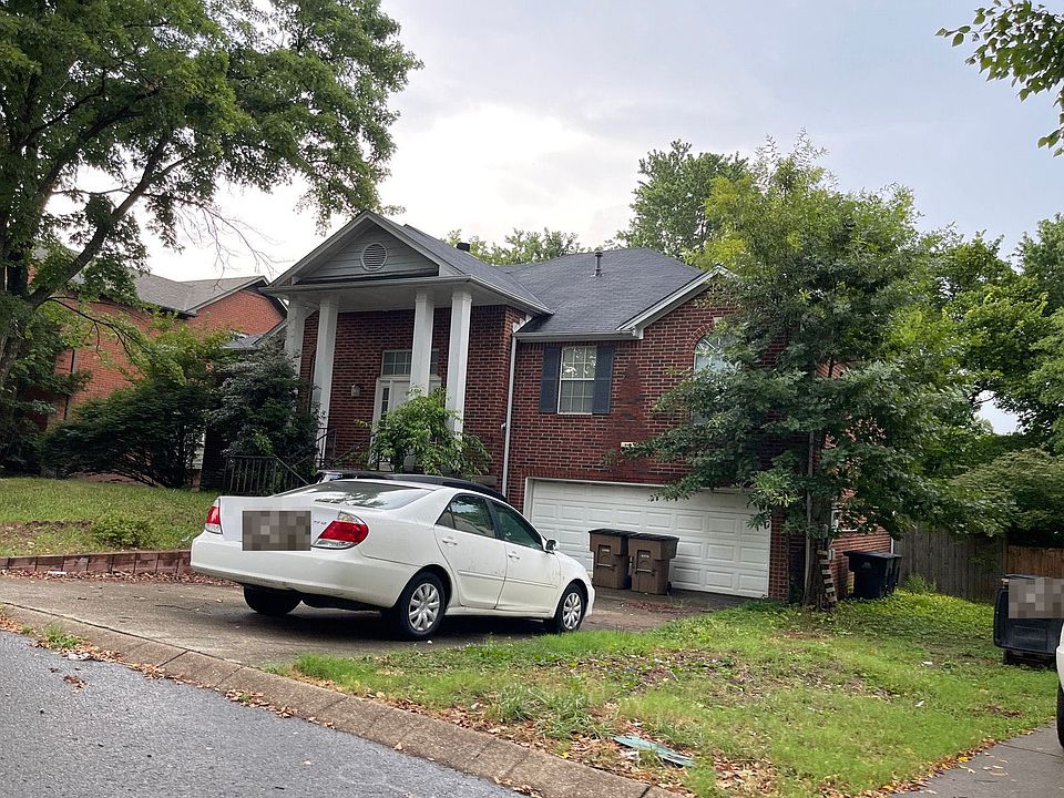 2nd image of 944 Blue Mountain Ln