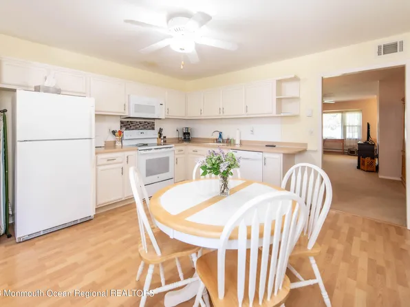 14C Plaza De Las Trinidad #1000, Freehold, NJ 07728