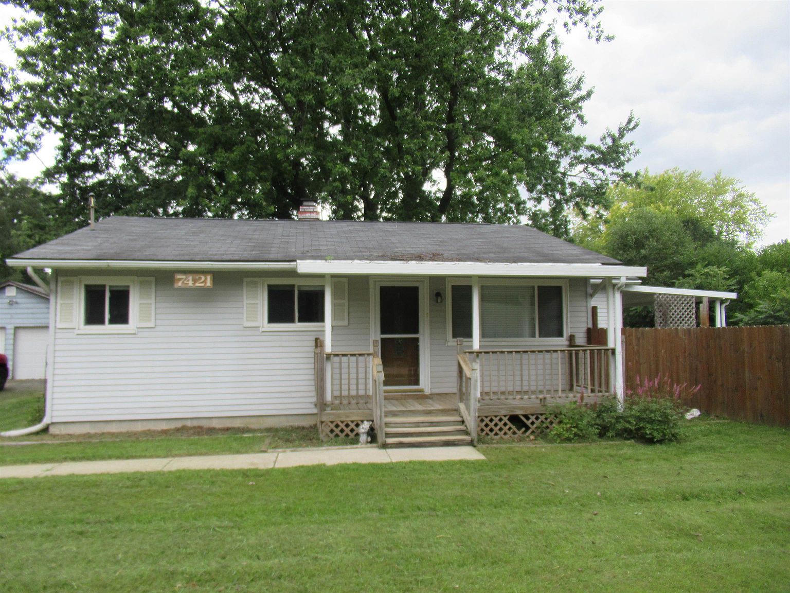 7421 Braymont St Mount Morris MI 48458 Zillow