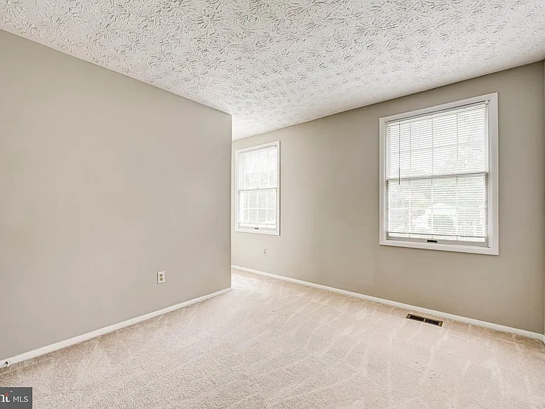 3381 Monarch Ln — Photo 45