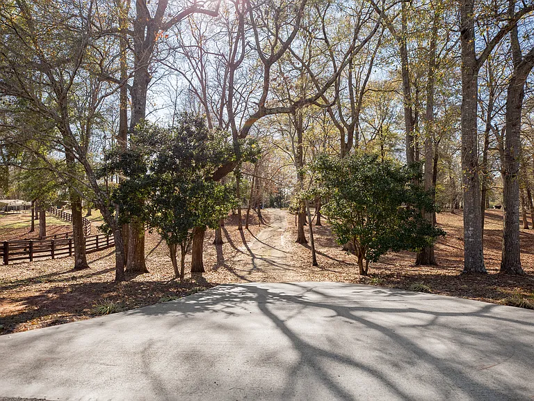 332 Hunt Rd — Photo 13