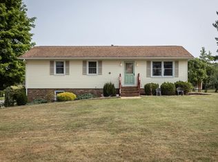 68 Cary St, Grottoes, VA 24441