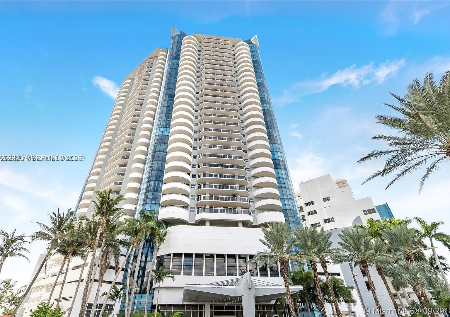 La Gorce Palace Condo — Photo 1
