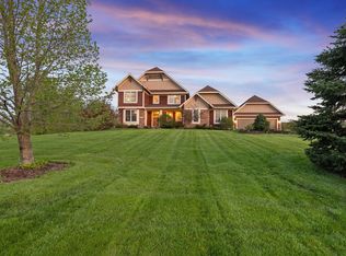 6265 Broadview Dr, Prior Lake, MN 55372