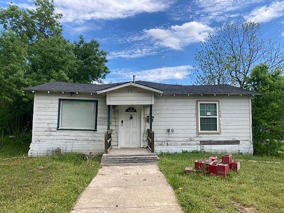 2nd image of 2434 S 9th St