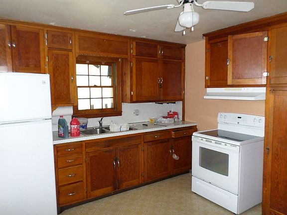 5th image of 419 E Monowau St